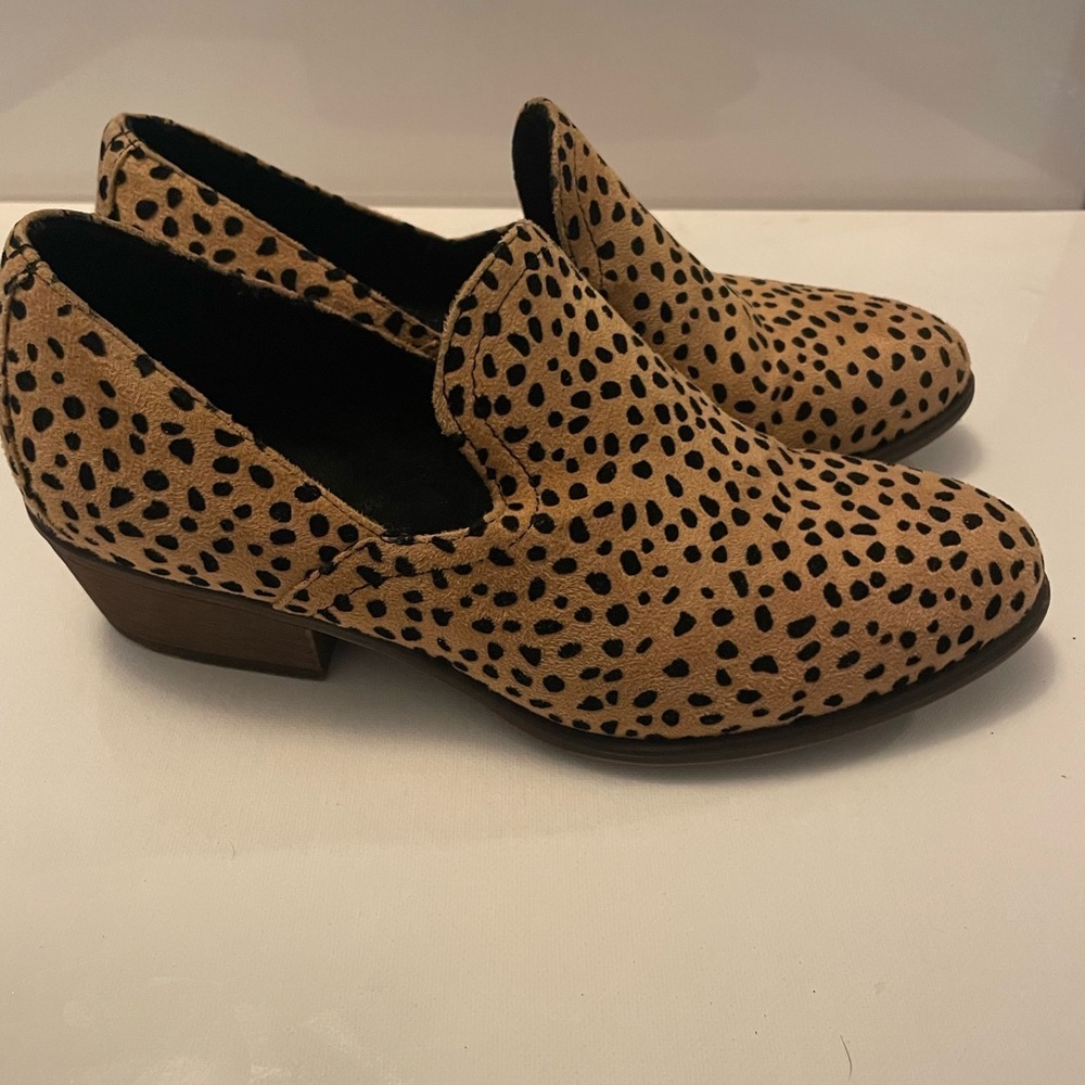 Pierre Dumas Tan and Black Women's Shoes size 6 animal print